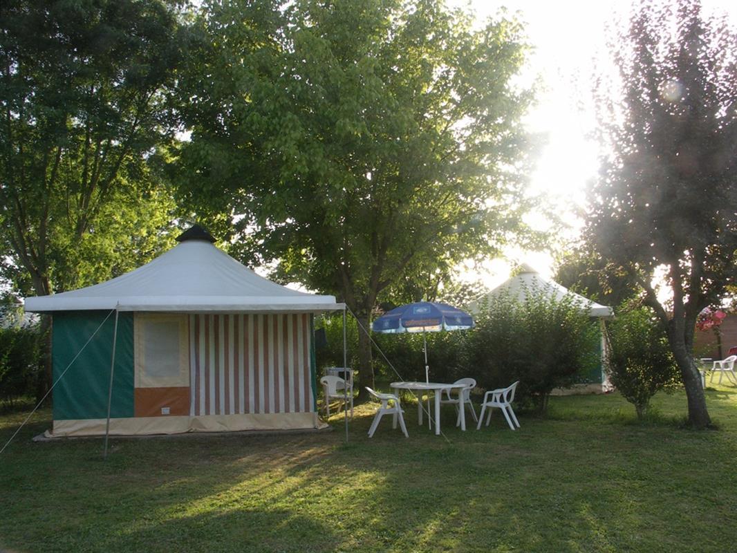 Camping Au Bois Dormant Ξενοδοχείο Chauffour-sur-Vell Εξωτερικό φωτογραφία