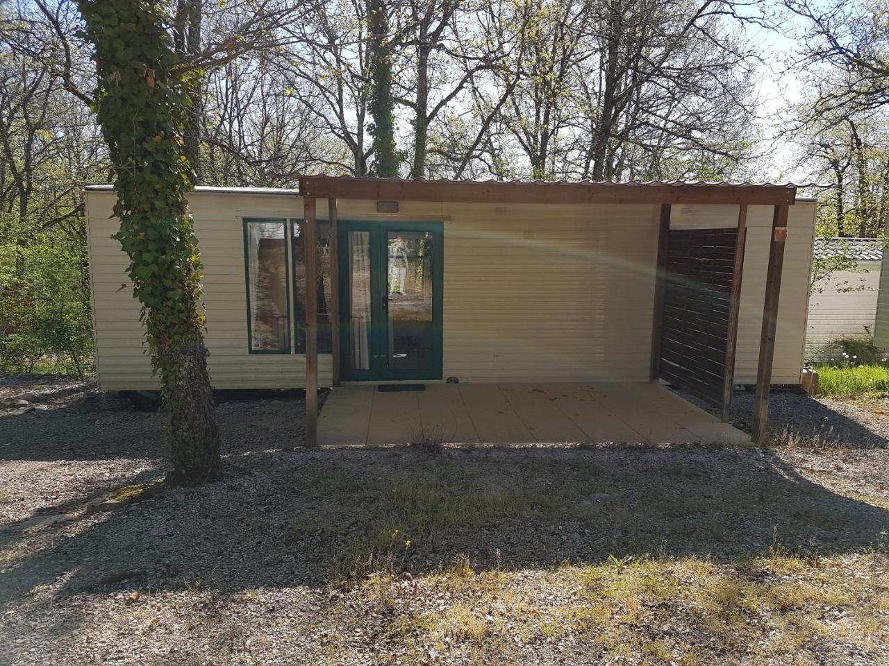 Camping Au Bois Dormant Ξενοδοχείο Chauffour-sur-Vell Εξωτερικό φωτογραφία